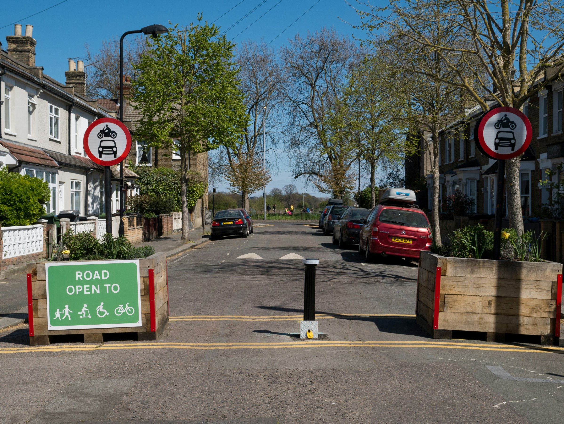 UK neighbourhood with traffic restrictions